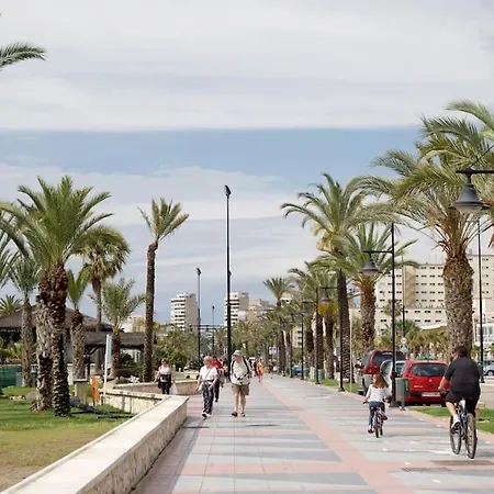 Playa De Alamos-playamar Malaga. Τορρεμολίνος